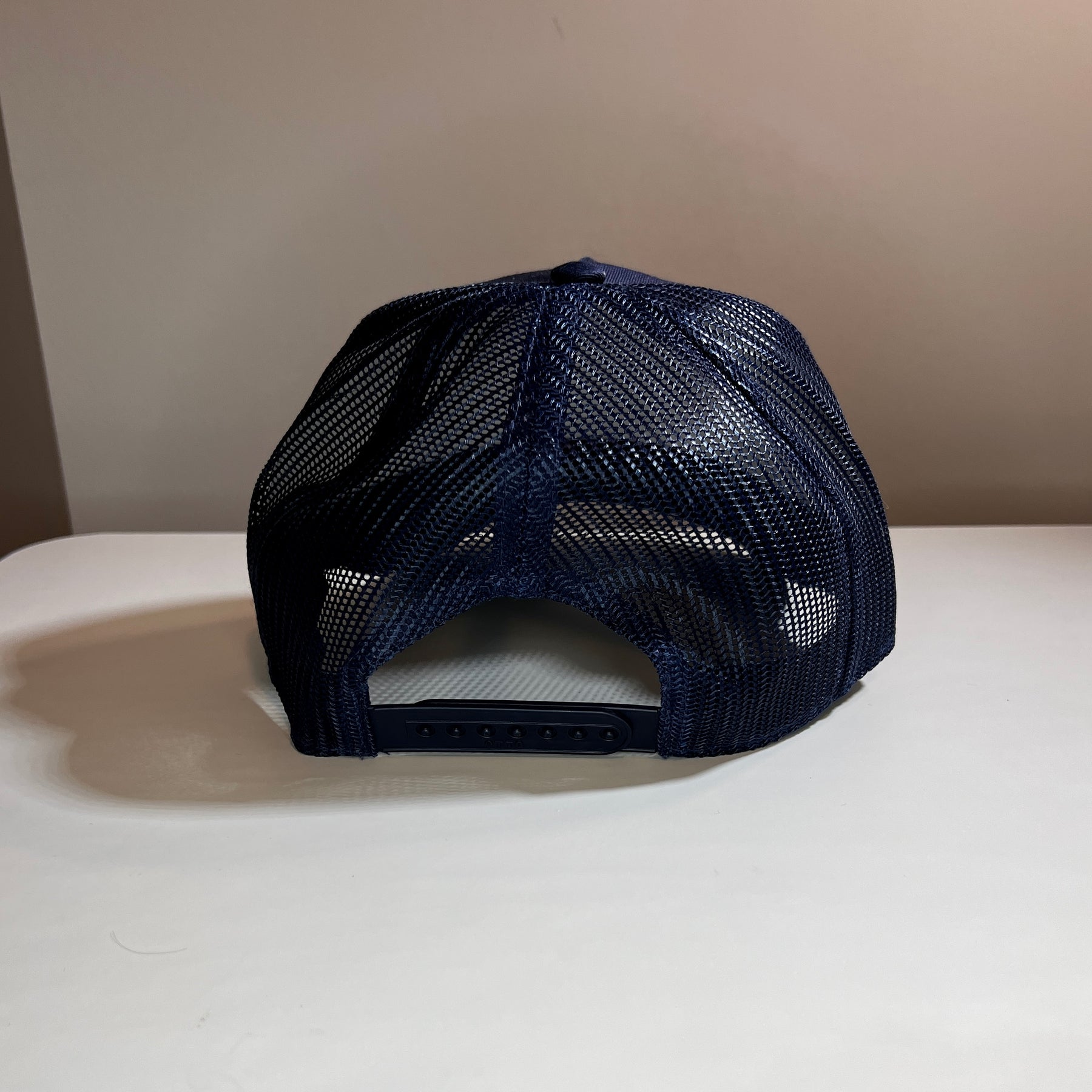 Striped Trout Fish Otto-Cotton Twill High Crown Golf Style Mesh Back Hat